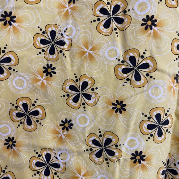 XL scrub top - Picture 2 of 3